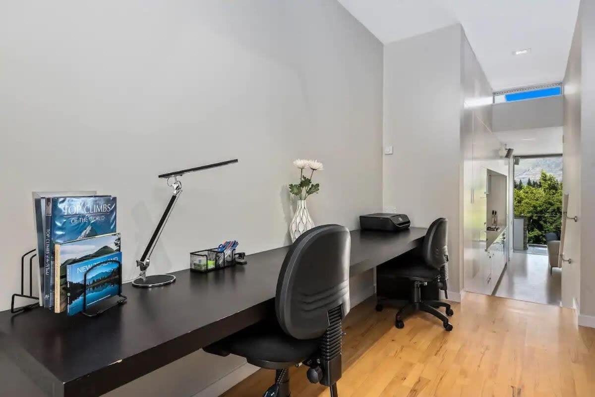 Luxury Lakeview 2 Bedroom Apartment كوينستاون المظهر الخارجي الصورة
